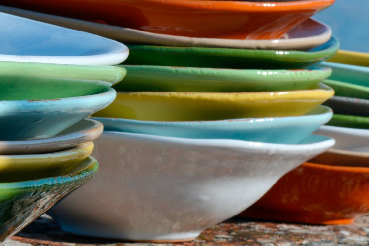 Categorie pagina Diepe borden (750 x 500 px) Italiaanse diepe borden in verschillende kleuren van handgemaakt keramiek